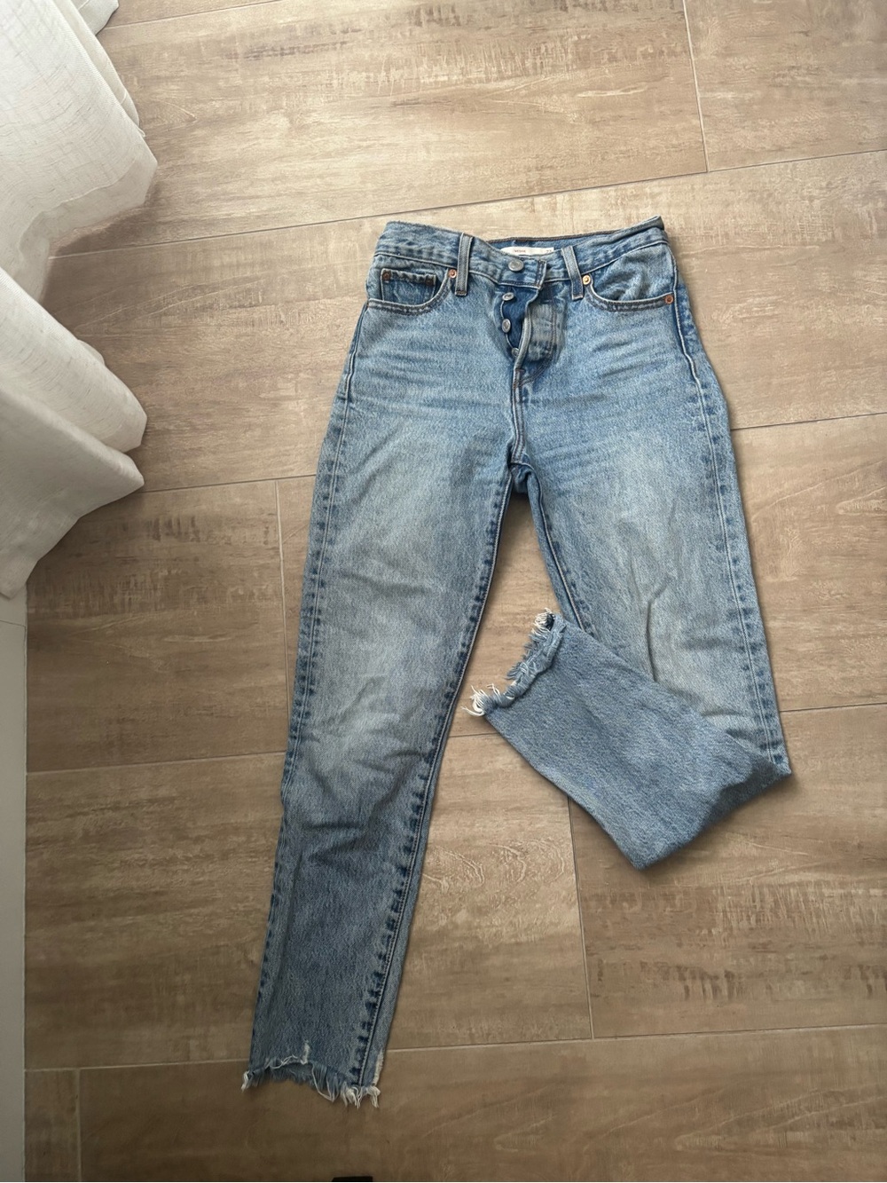 Levi's big E Light Blue Cropped Wedgie fit Jeans with Frayed Hem